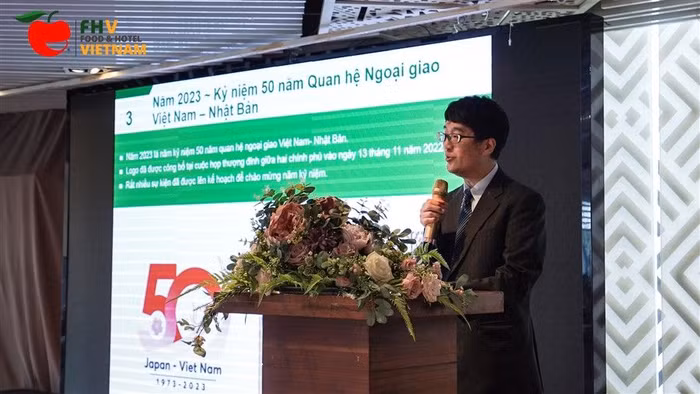 Ông Nobuyuki Matsumoto, Trưởng đại diện Tổ chức xúc tiến thương mại Nhật Bản (JETRO) chia sẻ xu hướng thị trường thực phẩm và nhà hàng Nhật Bản