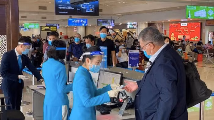 Nối lại chuyến bay quốc tế chở người nhập cảnh tại sân bay Nội Bài, Tân Sơn Nhất