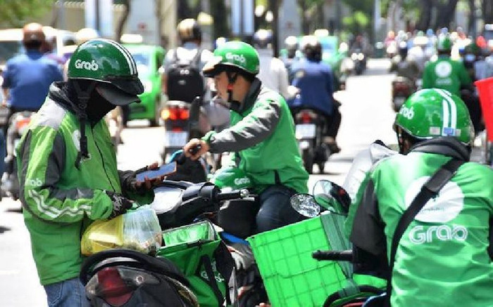 Grab phải công khai thông tin về "phụ phí nắng nóng"