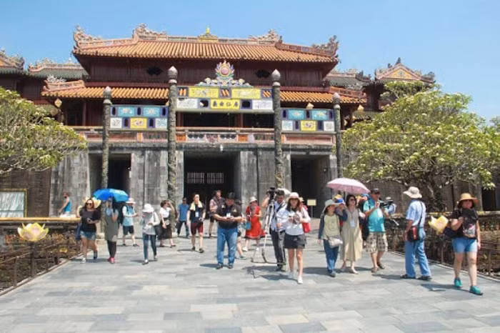 Miễn, giảm tiền phòng cho khách nước ngoài bị mắc kẹt vì COVID-19