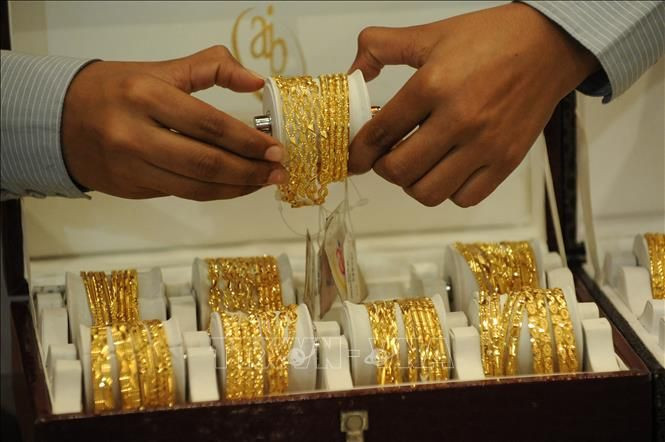 Giá vàng ngày 26/9: Giá vàng thế giới giảm, trong nước đứng yên