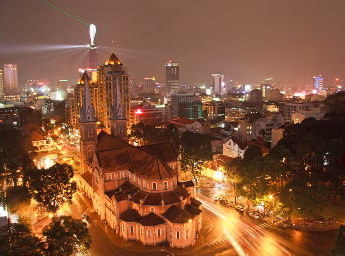 TP. Hồ Chí Minh tạm ngưng hoạt động các cơ sở dịch vụ từ 0h hôm nay (31/7) ảnh 1