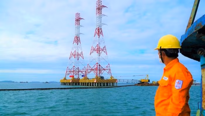 Sắp hoàn thành công trình đường dây điện 220 kV vượt biển dài nhất Đông Nam Á