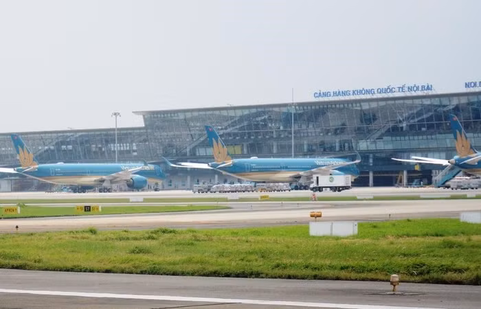 Đưa sân bay Nội Bài, Tân Sơn Nhất và Long Thành lên ngang tầm khu vực