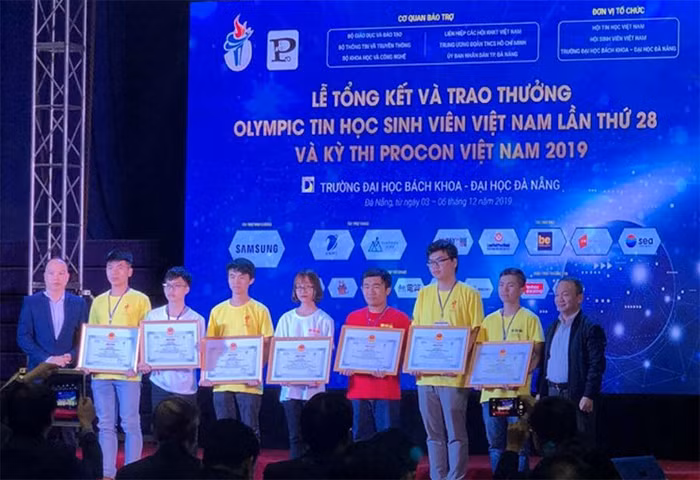Sinh viên 2 lần vô địch ACM/ICPC Việt Nam khối không chuyên tin học