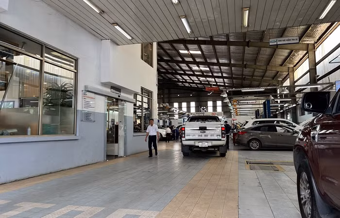 Khu dịch vụ Capital Ford Giải Phóng