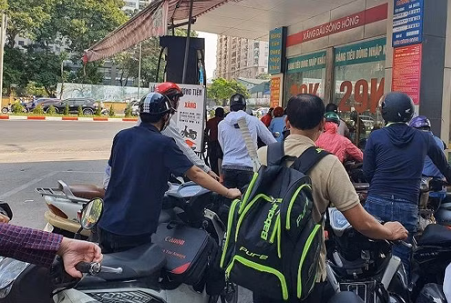 Thủ tướng yêu cầu khắc phục tình trạng thiếu hụt xăng dầu cục bộ từ ngày 12/11