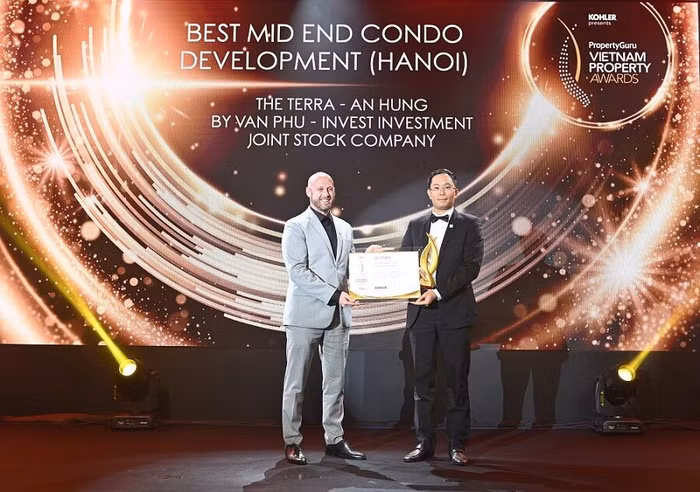 Văn Phú - Invest trong Lễ vinh danh PropertyGuru Vietnam Property Award 2020