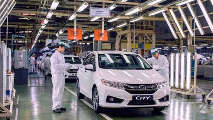 Nhiều nhà máy sản xuất ô tô tại Việt Nam tiếp tục tạm dừng hoạt động