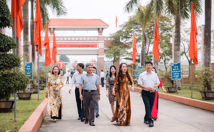 Các đại biểu về tham dự lễ kỷ niệm