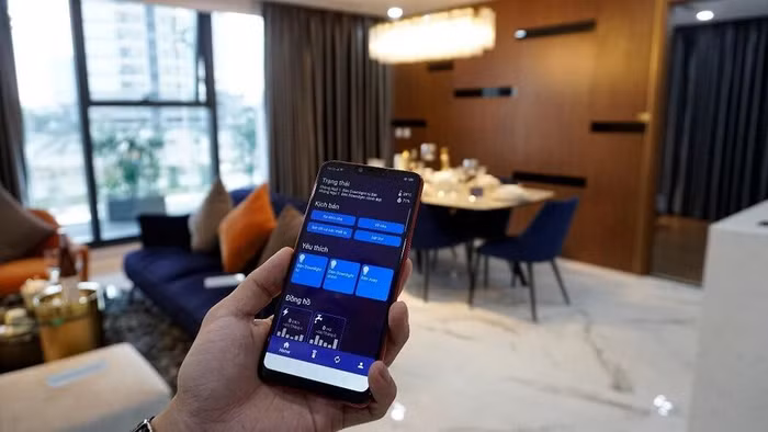 Chỉ với những điểm chạm trên chiếc di động thông minh, chủ nhân của căn hộ có thể tận hưởng một cuộc sống tiện nghi