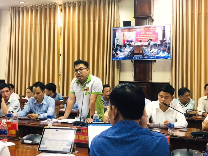 Ông Đặng Dương Minh Hoàng, Giám đốc HTX Dịch vụ nông nghiệp số Bình Phước (đang phát biểu) kỳ vọng HTX sẽ giúp nâng tầm giá trị của nông sản trong tỉnh.