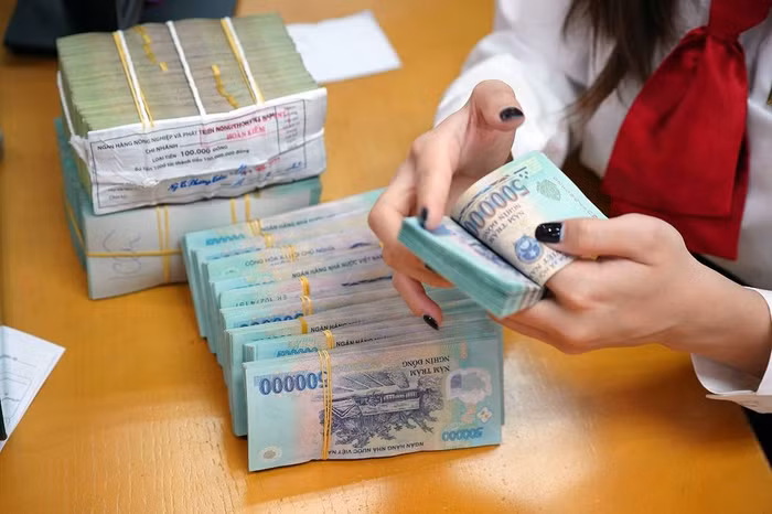 chia cổ tức bằng tiền mặt