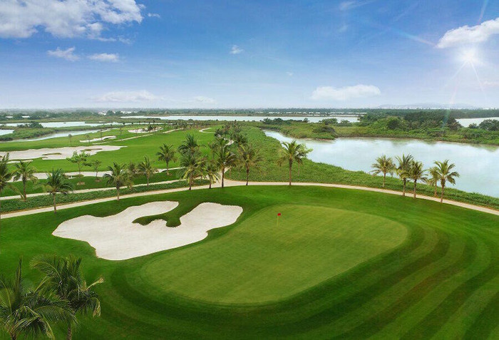 Nổi bật trong chuỗi các cơ sở Vinpearl mới là dự án Vinpearl Golf Hải Phòng giai đoạn một. Nổi bật trong chuỗi các cơ sở Vinpearl mới là dự án Vinpearl Golf Hải Phòng giai đoạn một.