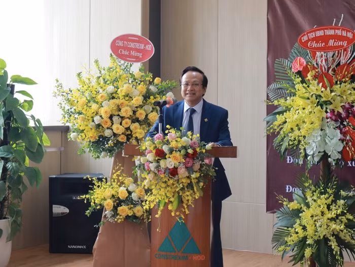 Doanh nhân Nguyễn Đức Cây chia sẻ, ý tưởng thực hiện cuốn sách cũng rất ngẫu nhiên khi xuất phát từ việc nắm bắt sự kiện mang tính quốc tế của nhân loại đến mục đích truyền tải thông điệp ý nghĩa tới cộng đồng