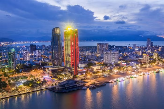 Thu hút người tài, người giàu và các “đại bàng” đến đầu tư là cách để Đà Nẵng sớm trở thành Singapore thứ hai của châu Á.