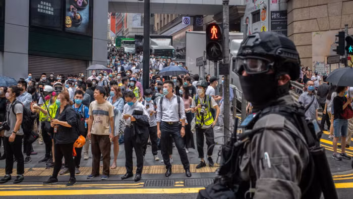 Nếu bị Bắc Kinh "áp luật", vị thế của Hồng Kông bị ảnh hưởng như thế nào?