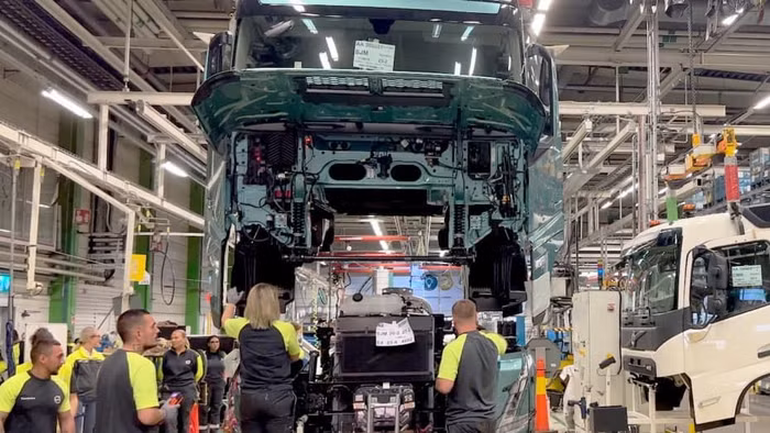 Volvo bắt đầu sản xuất hàng loạt xe tải điện hạng nặng, đặt mục tiêu 50% doanh số bán hàng vào năm 2030