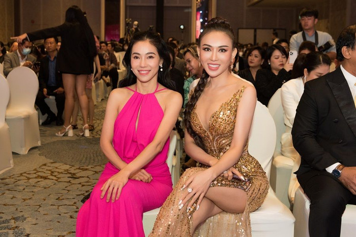 Bà trùm latex Dung Ruby hội ngộ cùng "bà trùm hoa hậu" Phạm Kim Dung Bà trùm latex Dung Ruby hội ngộ cùng "bà trùm hoa hậu" Phạm Kim Dung