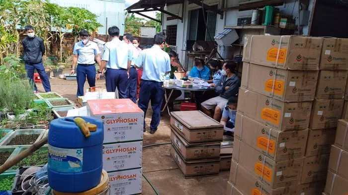 Lực lượng chức năng tạm giữ số hàng hóa vi phạm