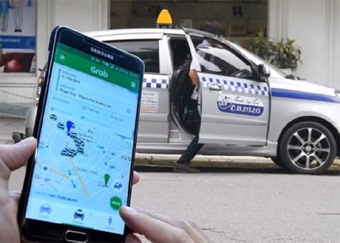 Bộ Giao thông vẫn quyết "gắn mào" trên taxi công nghệ