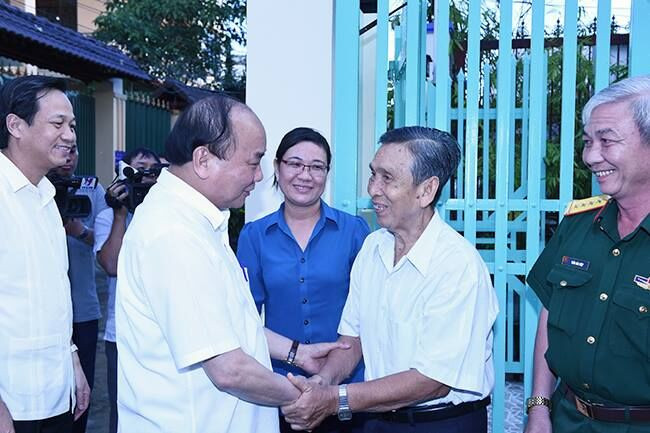 Thủ tướng Nguyễn Xuân Phúc tới thăm các gia đình chính sách tại Cần Thơ ảnh 1 Thủ tướng Nguyễn Xuân Phúc tới thăm các gia đình chính sách tại Cần Thơ ảnh 1
