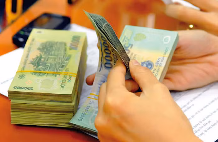 Thanh khoản có dấu hiệu căng thẳng, lãi suất liên ngân hàng tăng mạnh