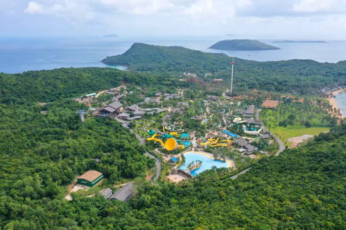 Công viên nước Aquatopia trên đảo Hòn Thơm