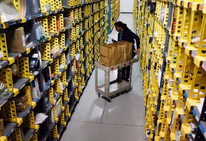Amazon tuyển thêm 100.000 nhân viên vì đơn hàng tăng vọt thời dịch bệnh