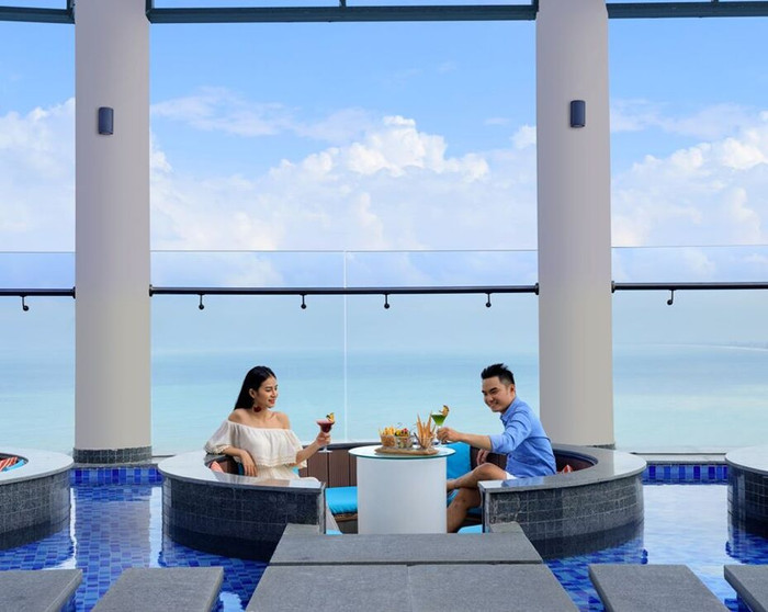 Biển xanh, cát trắng và 'niềm vui nhân hai' tại Four Points by Sheraton Đà Nẵng