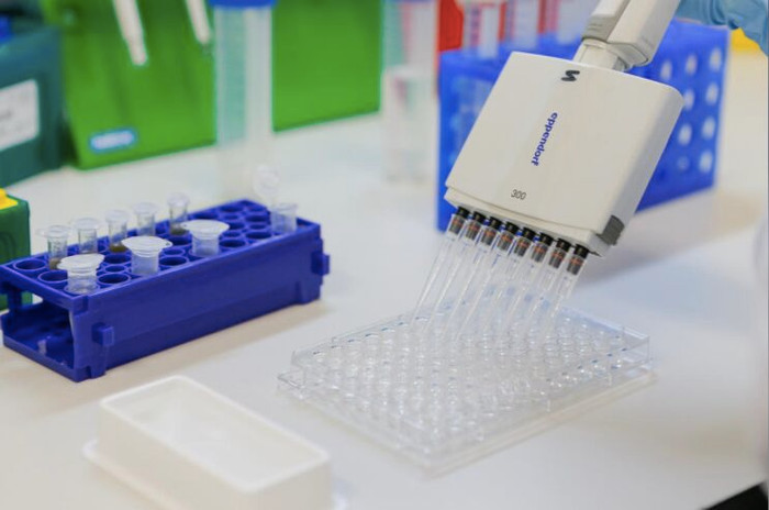 Phát hiện nhược điểm lớn của vaccine trị Covid-19 của Nga, Trung Quốc