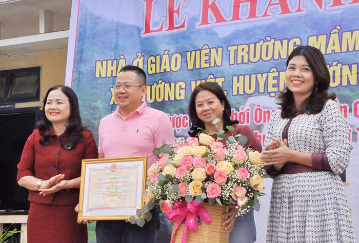 Lan tỏa yêu thương tới giáo viên huyện Hướng Hóa, Quảng Trị