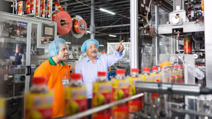 Tân Hiệp Phát báo lãi khoảng trên dưới 1.000 tỷ đồng giai đoạn 2014-2016, sau đó tăng lên 2.000 tỷ đồng năm 2018 và 3.300 tỷ đồng năm 2019.