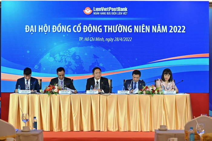 ĐHCĐ LienVietPostBank: Duyệt tăng vốn lên 21.249 tỷ đồng, chia cổ tức 15%