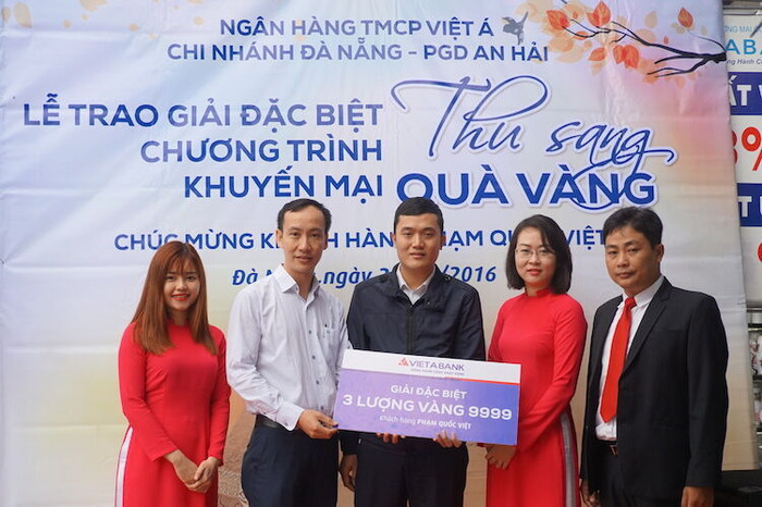 VietABank trao giải đặc biệt 3 cây vàng cho khách hàng