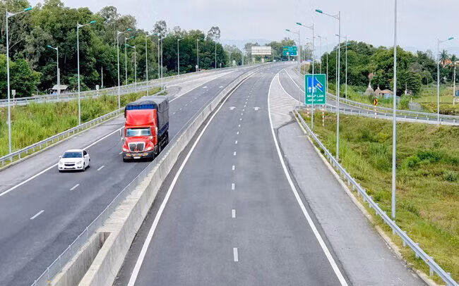 Thủ tướng chỉ đạo bố trí nguồn lực để đến năm 2025 cơ bản hoàn thành cao tốc Bắc – Nam phía Đông