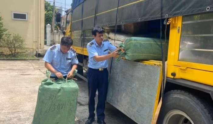 Nhiều sản phẩm nhập lậu không rõ nguồn gốc được lực lượng QLTT tỉnh Vĩnh Phúc phát hiện và tạm giữ