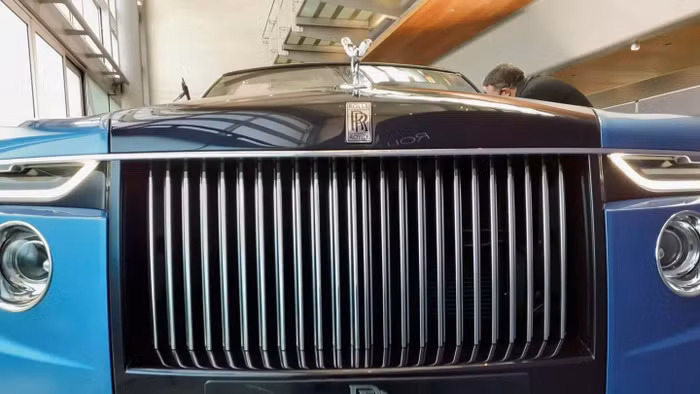 Thị trường xe xa xỉ không giảm nhiệt, Rolls-Royce đạt doanh số kỷ lục vào năm 2022