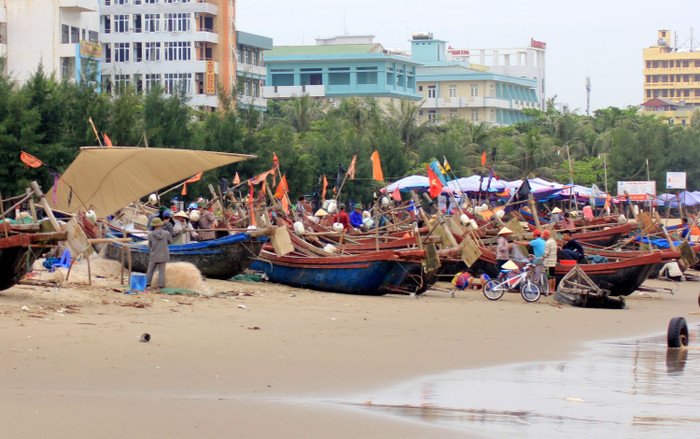 Ngư dân: Đền bù mấy ăn cũng hết, chúng tôi cần biển sạch để sinh tồn