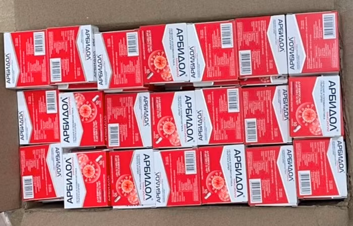 Hàng trăm hộp thuốc điều trị bệnh Covid-19 chưa được cấp phép được lực lượng chức năng thu giữ