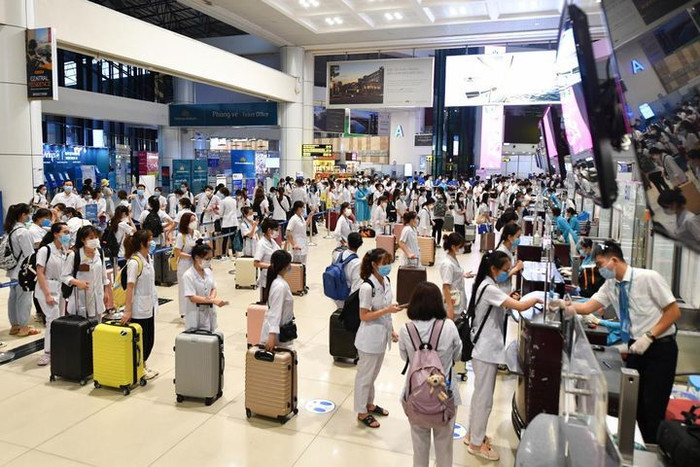 Đề xuất nối lại đường bay trong nước, không hạn chế đi lại với người tiêm đủ vaccine