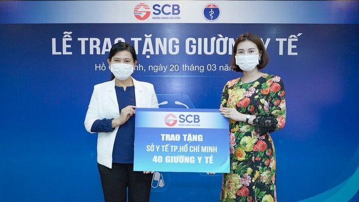 Cán bộ nhân viên SCB tặng 100 giường y tế và 1,3 tỷ đồng phòng chống dịch Covid - 19