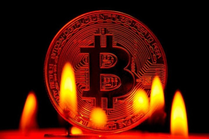 Giá Bitcoin ngày 27/4: Thị trường chìm trong sắc đỏ, hàng tỷ USD vốn hóa bị “bốc hơi”