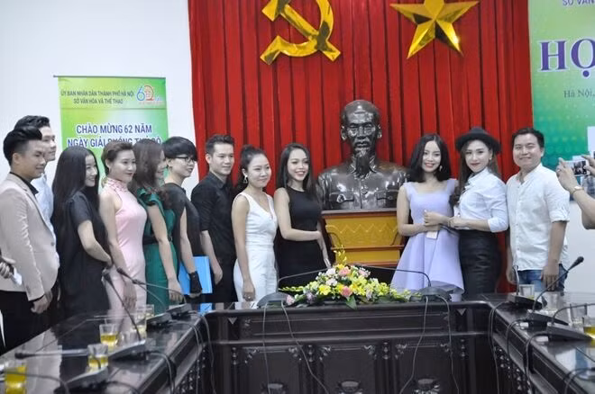 10 thí sinh vào chung kết giọng hát hay Hà Nội 2016