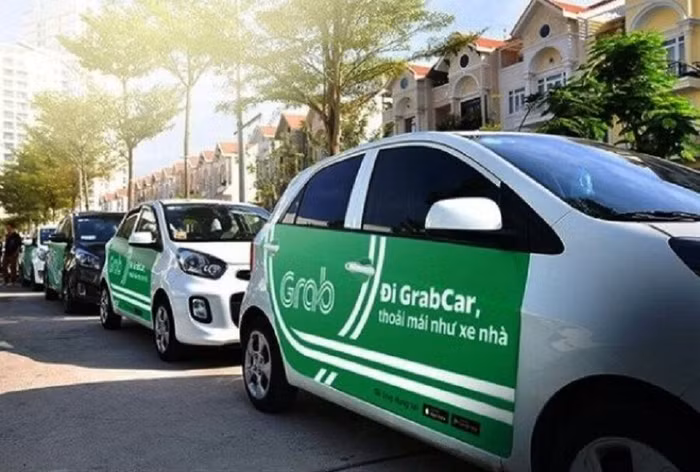 Bộ GTVT đề xuất taxi công nghệ phải gắn logo phản quang