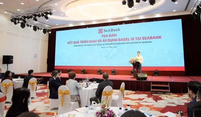 Ông Đỗ Hoàng Anh - Phó Vụ trưởng Vụ Chính sách an toàn hoạt động ngân hàng phát biểu tại tọa đàm.