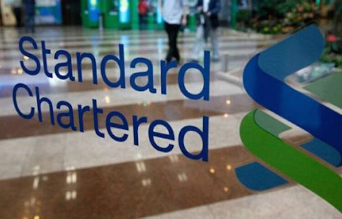 Standard Chartered bắt tay hợp tác với taxi Uber