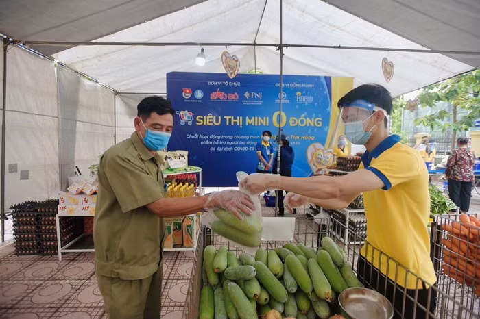 Nhật ký chống dịch Covid-19: Siêu thị mini 0 đồng Hà Nội – “Siêu thị của những tấm lòng” trong đại dịch