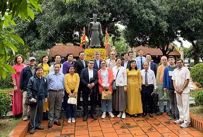 Đông đảo bạn bè quốc tế tham dự Hành trình hữu nghị năm 2021. Ảnh: Cổng giao tiếp điện tử Hà Nội
