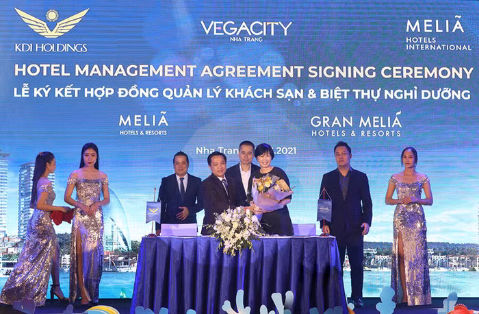 Lễ ký kết hợp đồng quản lý khách sạn và biệt thự nghỉ dưỡng giữa KDI Holdings và Melia Hotels International